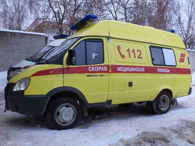 Водитель девятки врезалась в отбойник на 48-м км  трассы М4-Дон в Домодедовском округе (фото) - фото 1