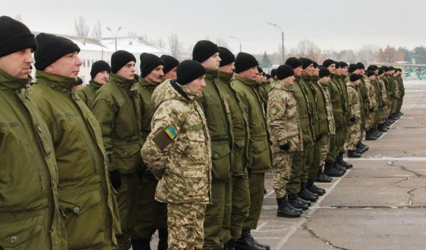 Мобилизованные в Черниговской области признаются: родной дом поикдать нелегко, но страну защищать нужно (фото) - фото 1 Мобилизованные в Черниговской области признаются: родной дом поикдать нелегко, но страну защищать нужно (фото) - фото 1