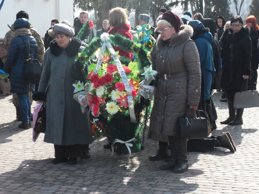 Полтава провела в останню путь Олександра Фролова (фото) - фото 3 Полтава провела в останню путь Олександра Фролова (фото) - фото 3