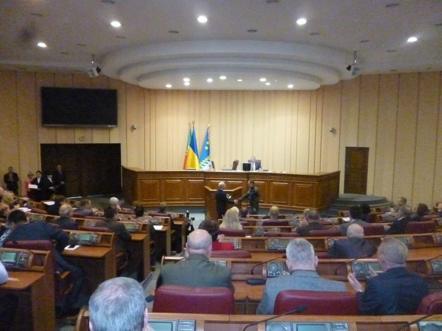 Депутаты Кривого Рога поднятием руки голосовали за выделение на ремонт «Автобазы №1» боле миллиона гривен (фото) - фото 1 Депутаты Кривого Рога поднятием руки голосовали за выделение на ремонт «Автобазы №1» боле миллиона гривен (фото) - фото 1