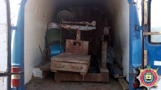 В Доброполье правоохранители выявили еще один нелегальный пункт приема металлолома (фото) - фото 1 В Доброполье правоохранители выявили еще один нелегальный пункт приема металлолома (фото) - фото 1