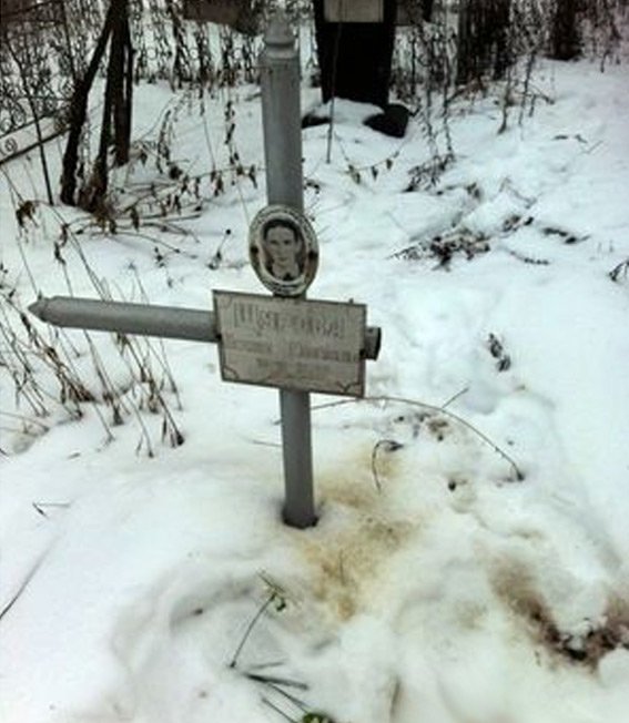 На Сумщине вандал осквернил более 20 могил (ФОТО) (фото) - фото 1 На Сумщине вандал осквернил более 20 могил (ФОТО) (фото) - фото 1
