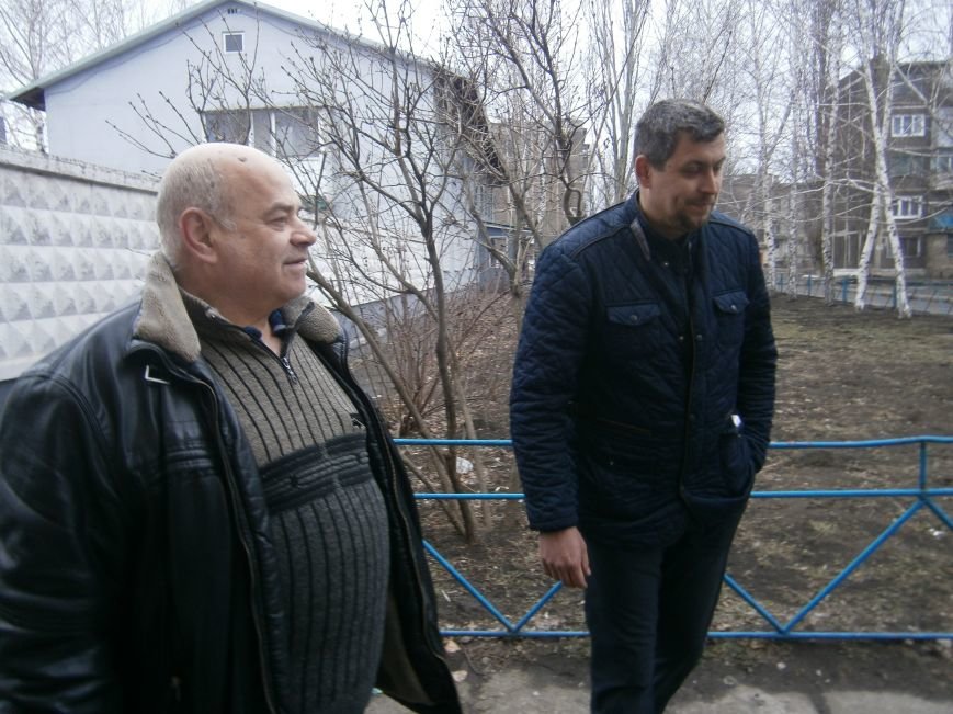 Сегодня «Гарант-Сервис» накрыл густым дымом м-н «Молодежный» в Дими... Сегодня «Гарант-Сервис» накрыл густым дымом м-н «Молодежный» в Димитрове (ФОТО+ВИДЕО) (фото) - фото 2