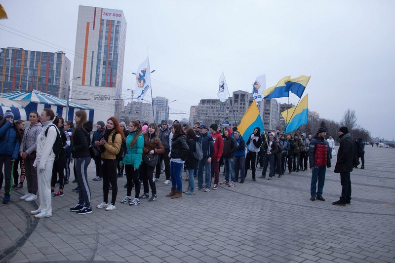 Около сотни студентов Днепропетровщины участвовали в акции «День здорового образа жизни» (фото) - фото 2 Около сотни студентов Днепропетровщины участвовали в акции «День здорового образа жизни» (фото) - фото 2