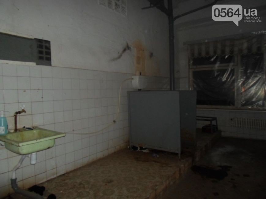 В Кривом Роге: угрожают волонтерам, перенесли суд над заместителем мэра, активисты «люстрировали» чиновника (фото) - фото 1 В Кривом Роге: угрожают волонтерам, перенесли суд над заместителем мэра, активисты «люстрировали» чиновника (фото) - фото 1