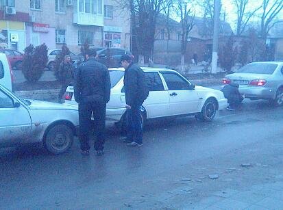 В Кировограде снова столкнулись 3 автомобиля. ФОТО (фото) - фото 1 В Кировограде снова столкнулись 3 автомобиля. ФОТО (фото) - фото 1