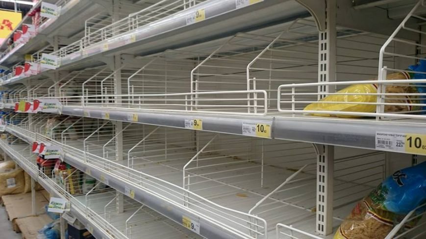 Ажіотаж пішов на спад: львів'яни перестали масово скуповувати продукти в супермаркетах (фото) - фото 1 Ажіотаж пішов на спад: львів'яни перестали масово скуповувати продукти в супермаркетах (фото) - фото 1