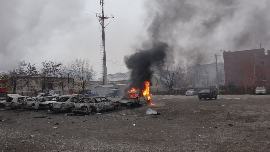 40 дней трагедии на Восточном: мариупольцы вернулись в свои дома и верят, что обстрел не повторится (фото) - фото 1 40 дней трагедии на Восточном: мариупольцы вернулись в свои дома и верят, что обстрел не повторится (фото) - фото 1