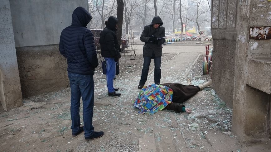 40 дней трагедии на Восточном: мариупольцы вернулись в свои дома и верят, что обстрел не повторится (фото) - фото 1 40 дней трагедии на Восточном: мариупольцы вернулись в свои дома и верят, что обстрел не повторится (фото) - фото 1