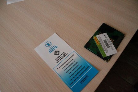 Ваучеры не пищат! В Мариуполе переселенцы не смогли отовариться на 700 гривен (фото) - фото 1 Ваучеры не пищат! В Мариуполе переселенцы не смогли отовариться на 700 гривен (фото) - фото 1