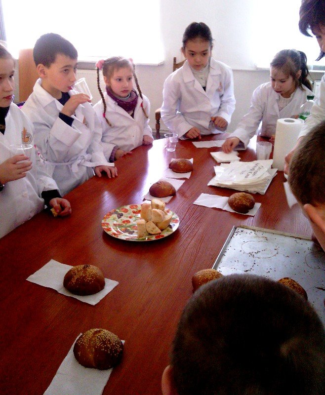 У Львові дітки, чиї батьки служать в АТО, відчули себе справжніми кондитерами (фото) - фото 4 У Львові дітки, чиї батьки служать в АТО, відчули себе справжніми кондитерами (фото) - фото 4