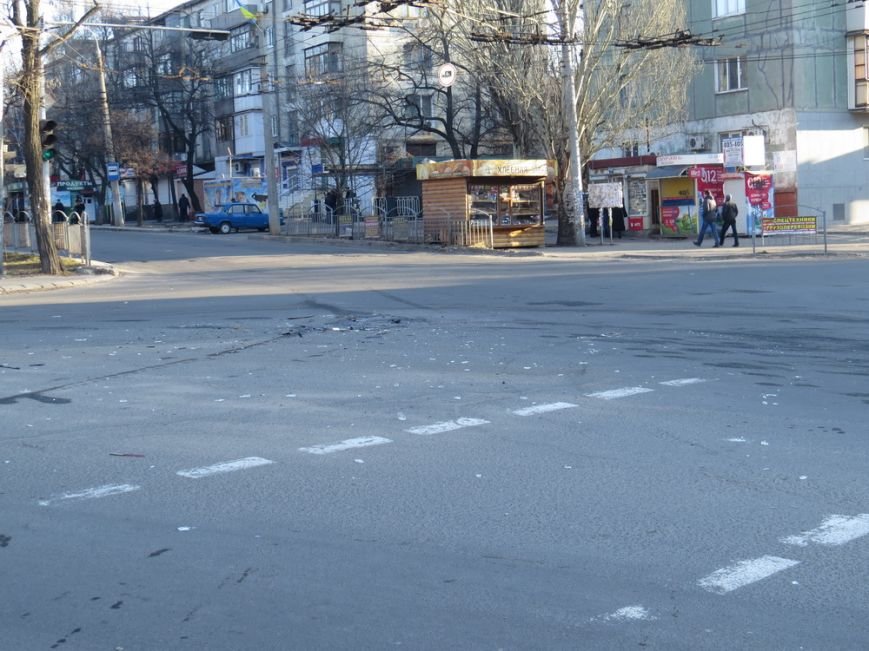 В Мариуполе две легковушки не поделили перекресток (фото) - фото 1 В Мариуполе две легковушки не поделили перекресток (фото) - фото 1
