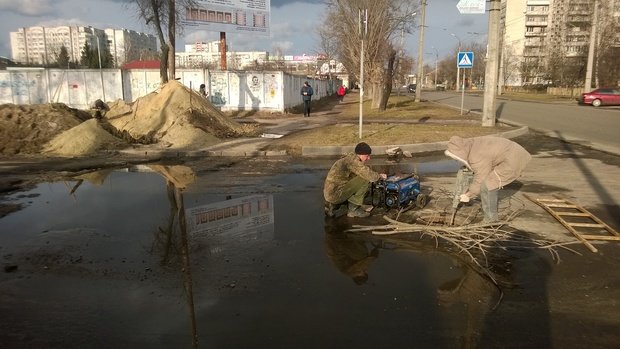 У Черкасах фіктивна фірма «ремонтує» міську каналізацію(ФОТО, ВІДЕО) (фото) - фото 13 У Черкасах фіктивна фірма «ремонтує» міську каналізацію(ФОТО, ВІДЕО) (фото) - фото 13