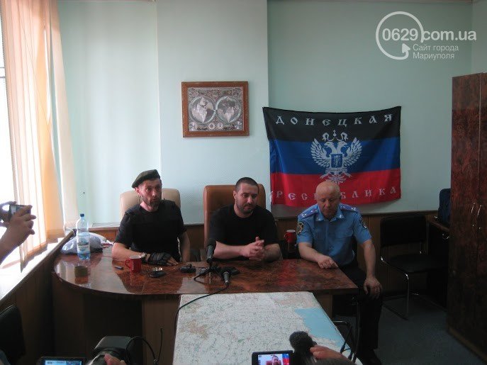 Захарченко назначил главой Новоазовской райадминистрации экс-начальника милиции Мариуполя Олега Моргуна, - соцсети (фото) - фото 1 Захарченко назначил главой Новоазовской райадминистрации экс-начальника милиции Мариуполя Олега Моргуна, - соцсети (фото) - фото 1
