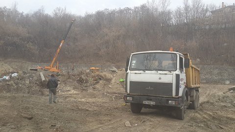 Депутата Киевсовета взяли в заложники и не пускают к ней журналистов (ФОТО) (фото) - фото 1 Депутата Киевсовета взяли в заложники и не пускают к ней журналистов (ФОТО) (фото) - фото 1