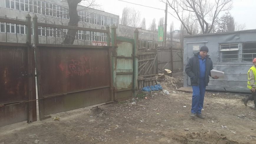 Депутата Киевсовета взяли в заложники и не пускают к ней журналистов (ФОТО) (фото) - фото 1 Депутата Киевсовета взяли в заложники и не пускают к ней журналистов (ФОТО) (фото) - фото 1