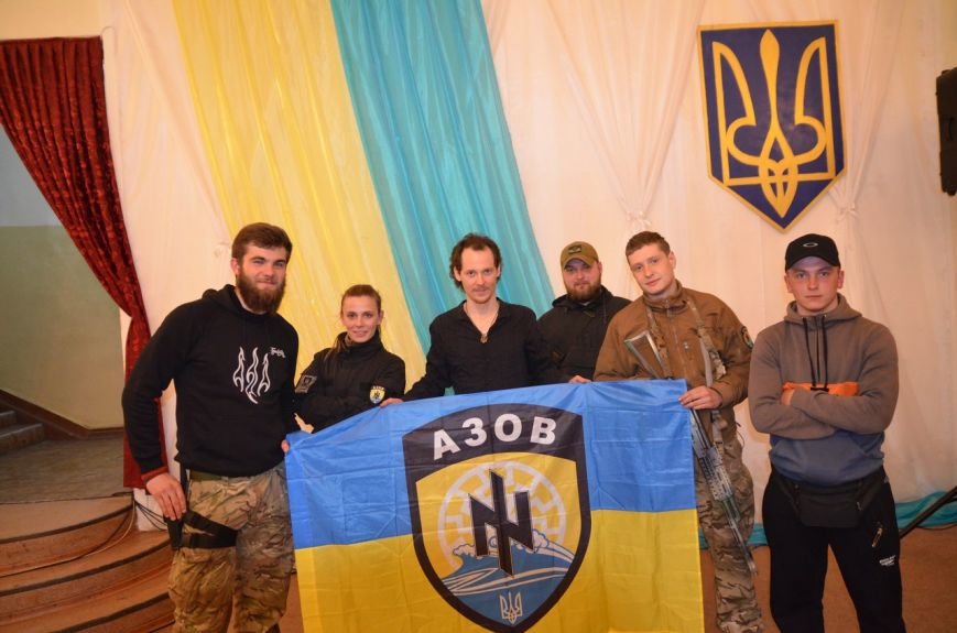 В Мариуполе военнослужащие посетили концерт «Тень Солнца» (ФОТО) (фото) - фото 2 В Мариуполе военнослужащие посетили концерт «Тень Солнца» (ФОТО) (фото) - фото 2