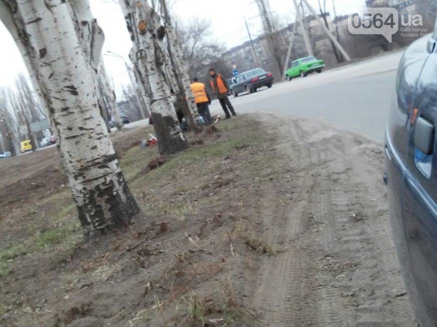 В Кривом Роге: горел кабинет участкового на рынке, дворники жгли мусор на улице, а два районных прокурора сняты с должности (фото) - фото 2 В Кривом Роге: горел кабинет участкового на рынке, дворники жгли мусор на улице, а два районных прокурора сняты с должности (фото) - фото 2