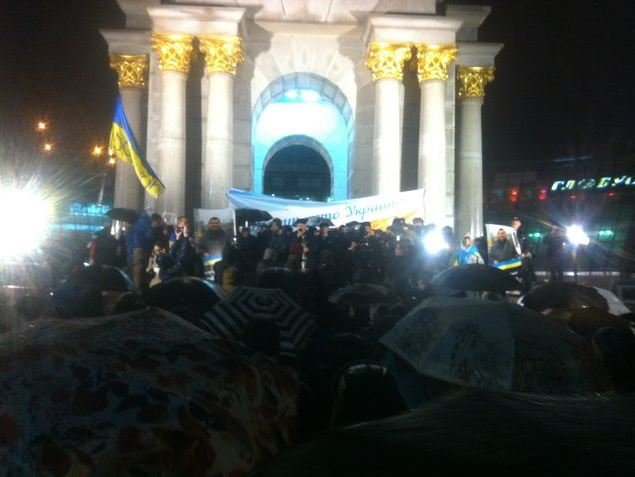 На Майдані вшанували пам'ять убитого донецького активіста (фото, відео) (фото) - фото 1 На Майдані вшанували пам'ять убитого донецького активіста (фото, відео) (фото) - фото 1