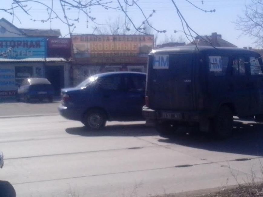 В Мариуполе сегодня произошло три аварии с участием военных (ФОТО) (фото) - фото 8 В Мариуполе сегодня произошло три аварии с участием военных (ФОТО) (фото) - фото 8