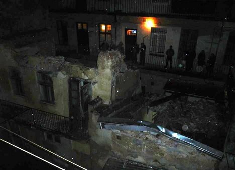 Вже незабаром львів'яни дізнаються, чому у центрі Львова обвалилась стіна будинку (ФОТОРЕПОРТАЖ) (фото) - фото 6 Вже незабаром львів'яни дізнаються, чому у центрі Львова обвалилась стіна будинку (ФОТОРЕПОРТАЖ) (фото) - фото 6