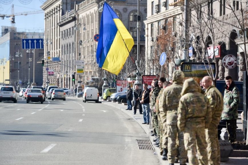 В Киеве Минагрополитики пикетировали сотрудники «Пущи-Водицы» и люди в камуфляже (ФОТО) (фото) - фото 1 В Киеве Минагрополитики пикетировали сотрудники «Пущи-Водицы» и люди в камуфляже (ФОТО) (фото) - фото 1