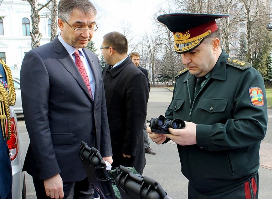 Канада передала для українських бійців 60 приладів нічного бачення (ФОТОРЕПОРТАЖ) (фото) - фото 5 Канада передала для українських бійців 60 приладів нічного бачення (ФОТОРЕПОРТАЖ) (фото) - фото 5