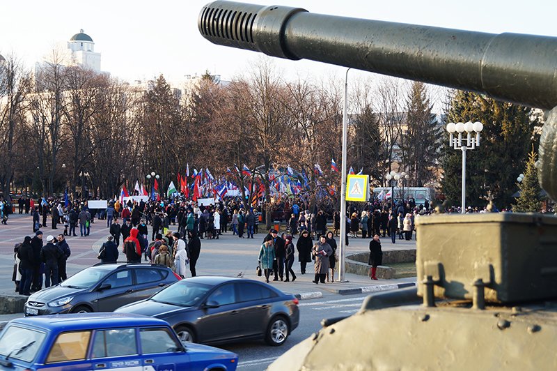 Про Путина, про Крым и про войну. Белгородцы отпраздновали годовщин... Про Путина, про Крым и про войну. Белгородцы отпраздновали годовщину присоединения Крыма к России (фото) - фото 2