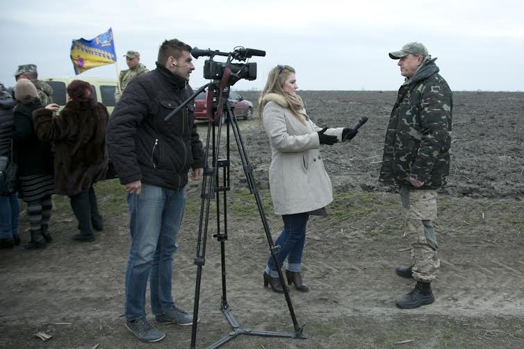 В Днепропетровской области на отобранных у Олега Царева землях создадут военный «колхоз» (фото) - фото 1 В Днепропетровской области на отобранных у Олега Царева землях создадут военный «колхоз» (фото) - фото 1