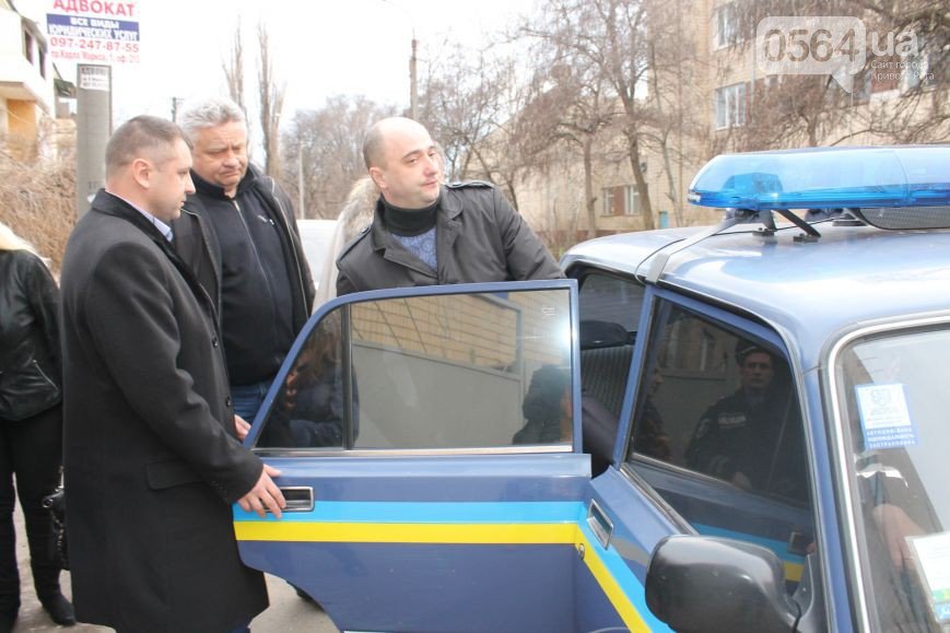 В Кривом Роге: депутата подрался с «гвардейцем», экс-заммэра взяли под стражу, а ультрас «Кривбасса» передали привет из Попасной (фото) - фото 2 В Кривом Роге: депутата подрался с «гвардейцем», экс-заммэра взяли под стражу, а ультрас «Кривбасса» передали привет из Попасной (фото) - фото 2