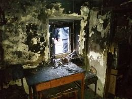 Мариупольские спасатели вытащили мужщину из пожара (ФОТО) (фото) - фото 2 Мариупольские спасатели вытащили мужщину из пожара (ФОТО) (фото) - фото 2