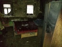 Мариупольские спасатели вытащили мужщину из пожара (ФОТО) (фото) - фото 1 Мариупольские спасатели вытащили мужщину из пожара (ФОТО) (фото) - фото 1