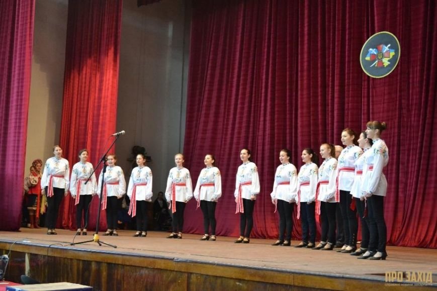 Героям слава! В Ужгороді відбулися урочистості на честь закарпатськ... Героям слава! В Ужгороді відбулися урочистості на честь закарпатських військових (Фоторепортаж) (фото) - фото 30