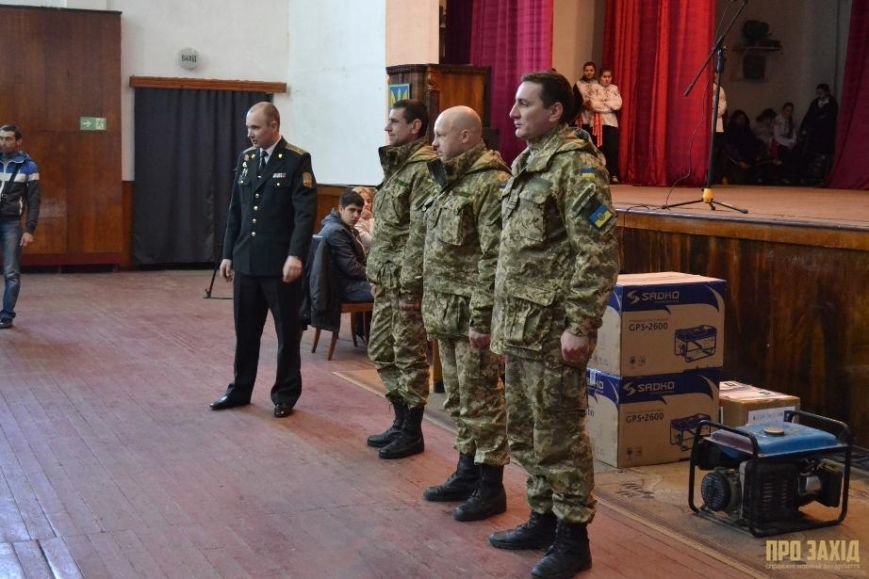 Героям слава! В Ужгороді відбулися урочистості на честь закарпатськ... Героям слава! В Ужгороді відбулися урочистості на честь закарпатських військових (Фоторепортаж) (фото) - фото 24