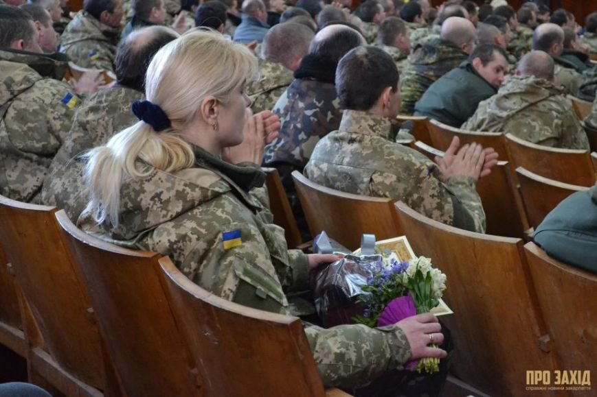 Героям слава! В Ужгороді відбулися урочистості на честь закарпатськ... Героям слава! В Ужгороді відбулися урочистості на честь закарпатських військових (Фоторепортаж) (фото) - фото 29