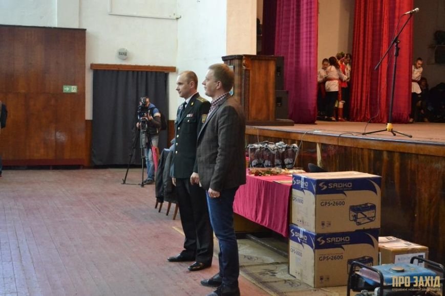 Героям слава! В Ужгороді відбулися урочистості на честь закарпатськ... Героям слава! В Ужгороді відбулися урочистості на честь закарпатських військових (Фоторепортаж) (фото) - фото 20