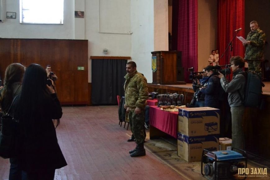 Героям слава! В Ужгороді відбулися урочистості на честь закарпатськ... Героям слава! В Ужгороді відбулися урочистості на честь закарпатських військових (Фоторепортаж) (фото) - фото 8