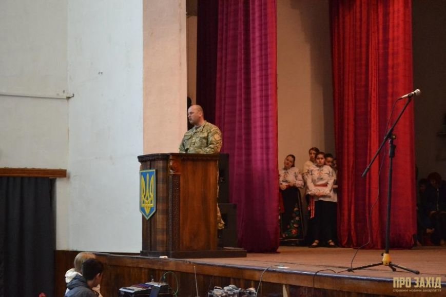 Героям слава! В Ужгороді відбулися урочистості на честь закарпатськ... Героям слава! В Ужгороді відбулися урочистості на честь закарпатських військових (Фоторепортаж) (фото) - фото 26