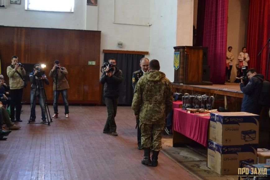Героям слава! В Ужгороді відбулися урочистості на честь закарпатськ... Героям слава! В Ужгороді відбулися урочистості на честь закарпатських військових (Фоторепортаж) (фото) - фото 7