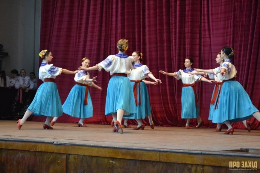 Героям слава! В Ужгороді відбулися урочистості на честь закарпатськ... Героям слава! В Ужгороді відбулися урочистості на честь закарпатських військових (Фоторепортаж) (фото) - фото 32