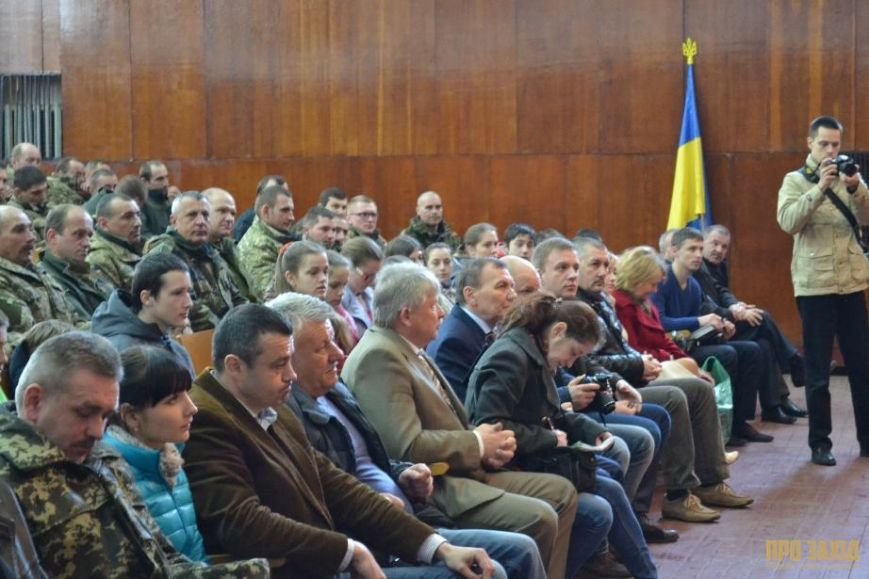 Героям слава! В Ужгороді відбулися урочистості на честь закарпатськ... Героям слава! В Ужгороді відбулися урочистості на честь закарпатських військових (Фоторепортаж) (фото) - фото 21