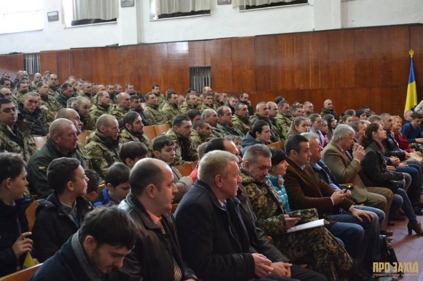 Героям слава! В Ужгороді відбулися урочистості на честь закарпатськ... Героям слава! В Ужгороді відбулися урочистості на честь закарпатських військових (Фоторепортаж) (фото) - фото 18