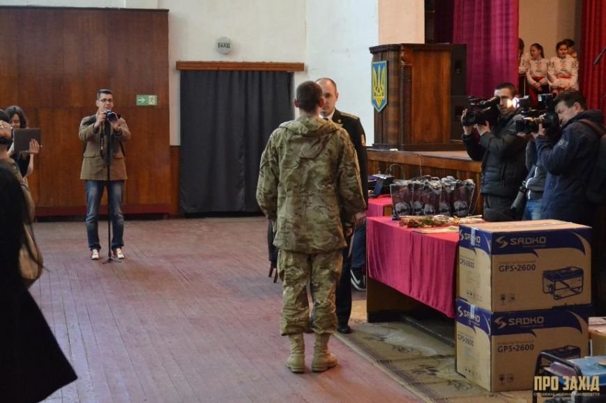 Героям слава! В Ужгороді відбулися урочистості на честь закарпатськ... Героям слава! В Ужгороді відбулися урочистості на честь закарпатських військових (Фоторепортаж) (фото) - фото 14