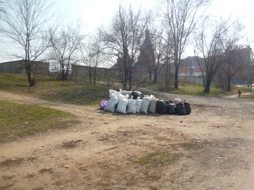 Жители Кривого Рога доказали, что могут собственными силами сделать город чище (ФОТО) (фото) - фото 7 Жители Кривого Рога доказали, что могут собственными силами сделать город чище (ФОТО) (фото) - фото 7