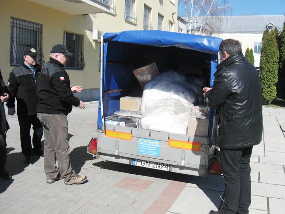 Черкаські правоохоронці, які перебувають в АТО, отримали гуманітарну допомогу з Польщі (ФОТО) (фото) - фото 1 Черкаські правоохоронці, які перебувають в АТО, отримали гуманітарну допомогу з Польщі (ФОТО) (фото) - фото 1