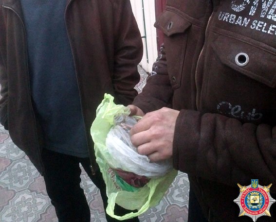В Славянске задержан мужчина, разгуливающий с патронами, теперь домой он вернется минимум через 3 года. ФОТО (фото) - фото 1