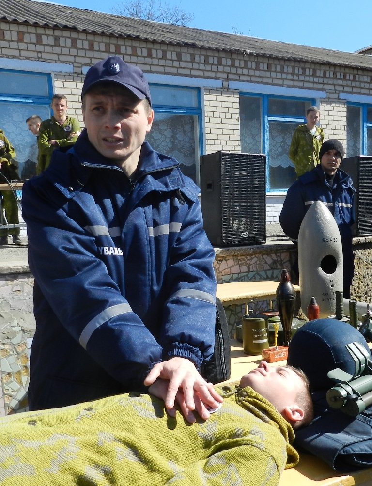 Спасатели провели широкомасштабный День гражданской защиты в сельской школе Белозерского района (фото) (фото) - фото 3 Спасатели провели широкомасштабный День гражданской защиты в сельской школе Белозерского района (фото) (фото) - фото 3