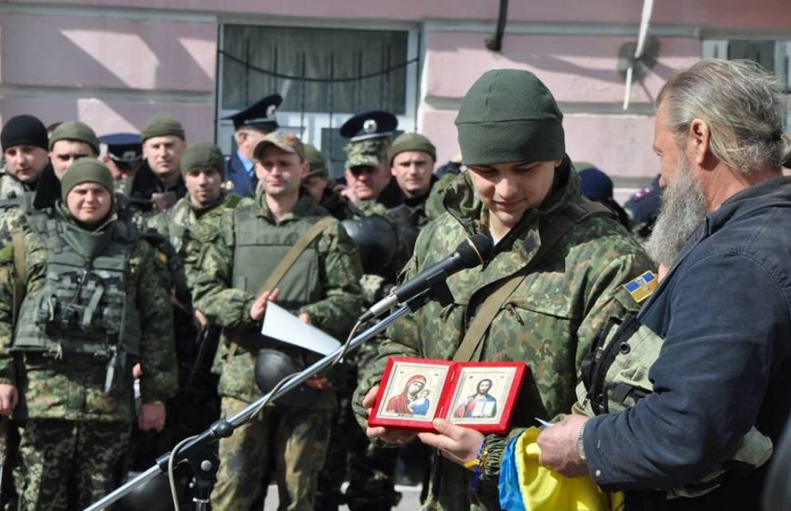 Чергова група полтавських правоохоронців вирушила в зону АТО (фото) - фото 1 Чергова група полтавських правоохоронців вирушила в зону АТО (фото) - фото 1