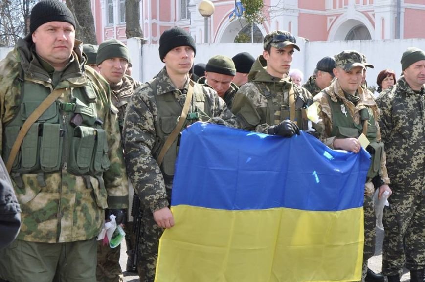 Чергова група полтавських правоохоронців вирушила в зону АТО (фото) - фото 1 Чергова група полтавських правоохоронців вирушила в зону АТО (фото) - фото 1