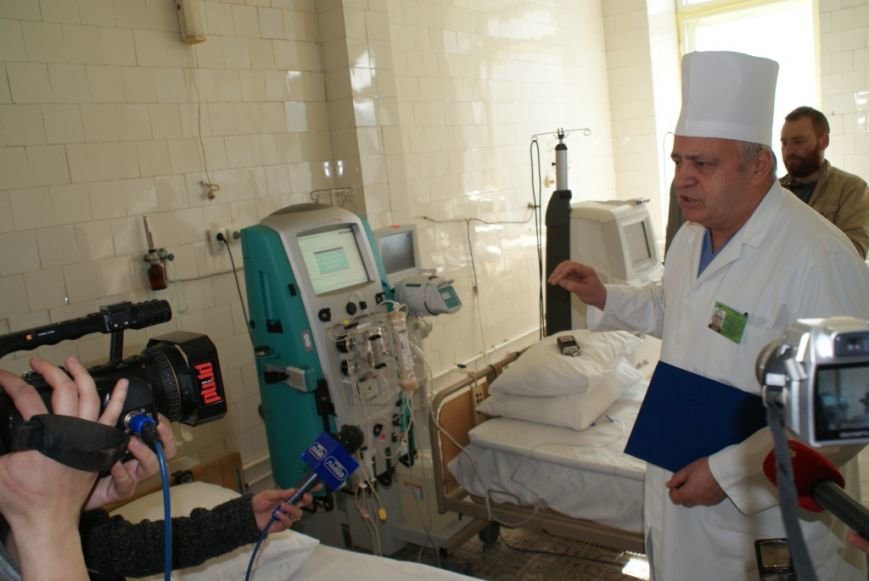 У львівському військовому шпиталі запрацював ультрасучасний апарат, який врятує життя бійців (ФОТОРЕПОРТАЖ) (фото) - фото 2 У львівському військовому шпиталі запрацював ультрасучасний апарат, який врятує життя бійців (ФОТОРЕПОРТАЖ) (фото) - фото 2